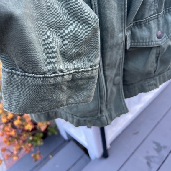 Levi's Green Bomber Jacket - Picture 8 of 15